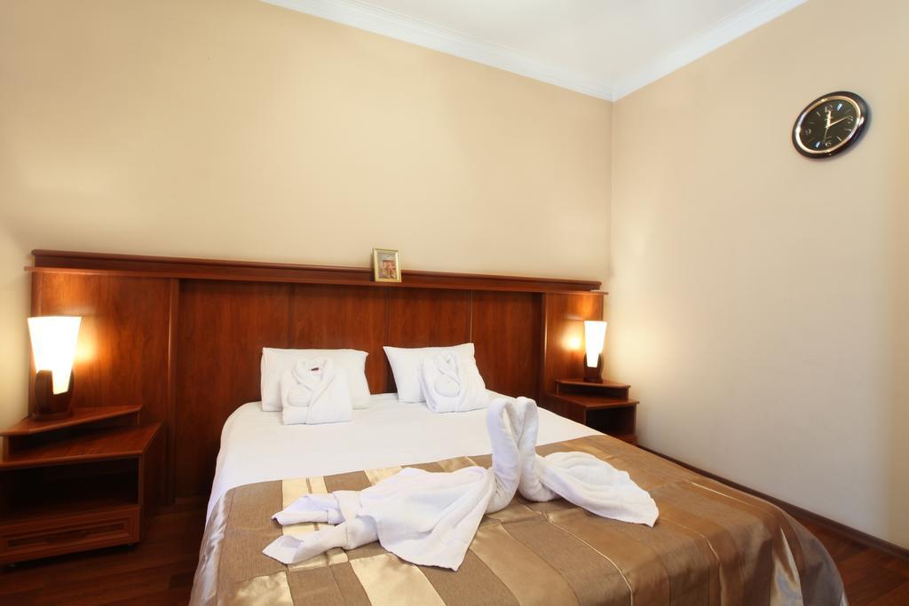 Astoria Hotel Tbilisi Exterior photo