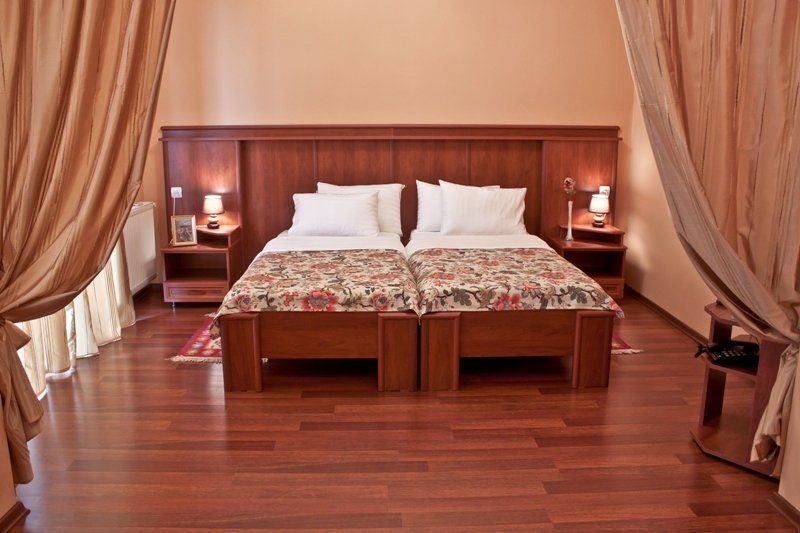 Astoria Hotel Tbilisi Exterior photo